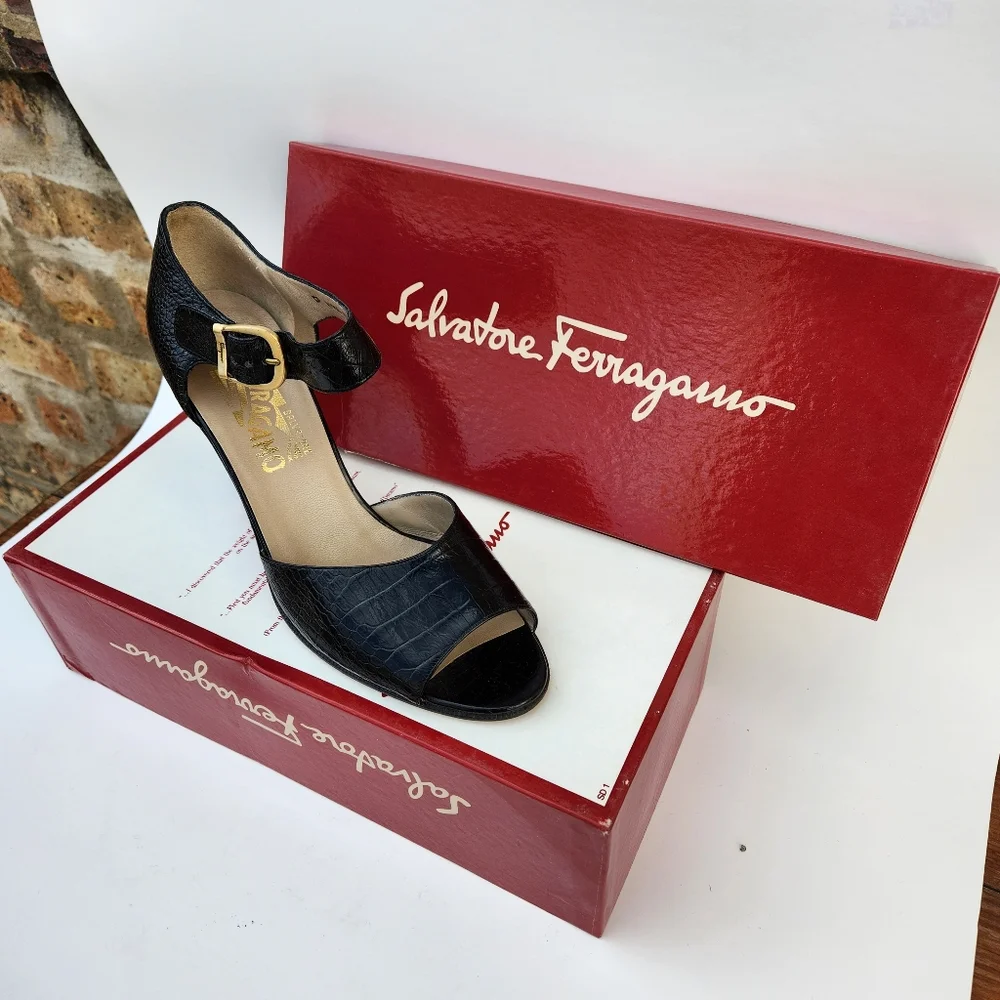 Salvatore Ferragamo Vintage 90s Crocodile Print Heels - Picture 8 of 8